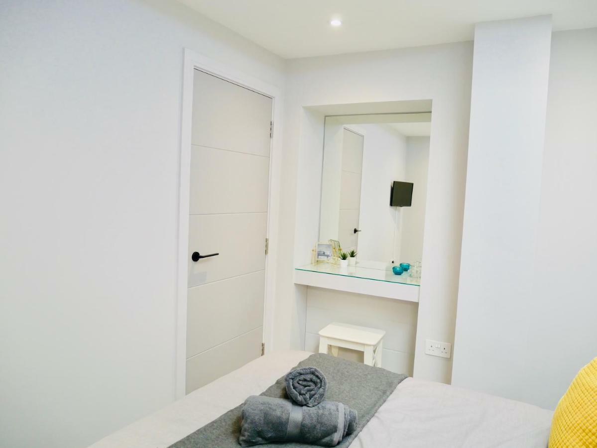 Stunning Sea View Near The Beach, & Poole Appartamento *