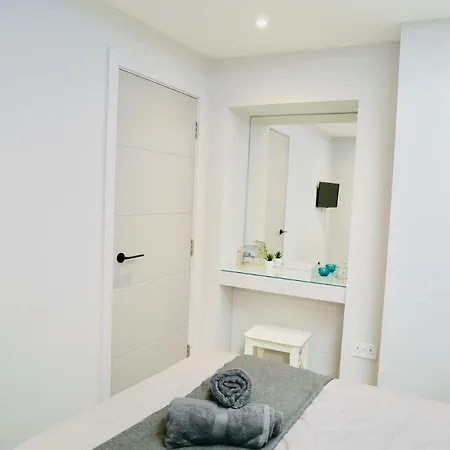 Stunning Sea View Apartment Near The Beach, Bournemouth & Poole Exterior photo