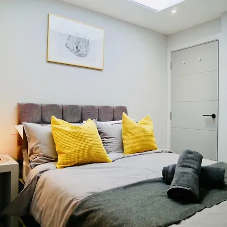 Stunning Sea View Apartment Near The Beach, Bournemouth & Poole Exterior photo